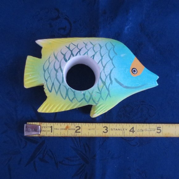 New Pier 1 Napkin Rings Set of 6 Bright Colorful Painted Carved Wood Fish - Picture 3 of 5